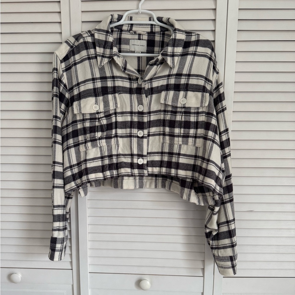 American Eagle Black and White Plaid Cropped Shirt